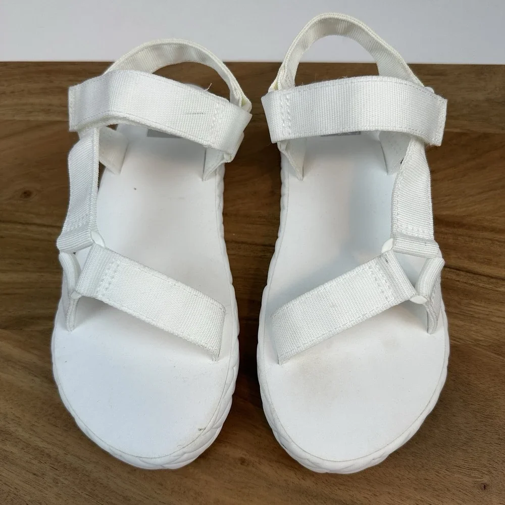 New Big‎ Kids Dolce Vita Zaidey Strappy Platform White Sandals Size 4 Y